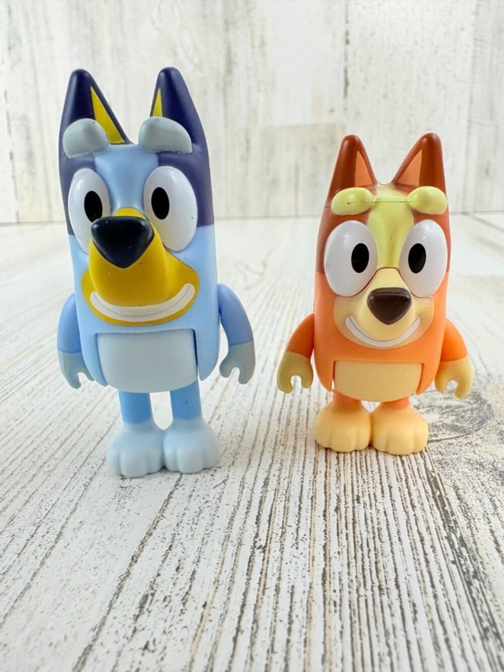 Bluey and Bingo Heeler LOT of 2 Figure BIG SMILE Face Happy NEW